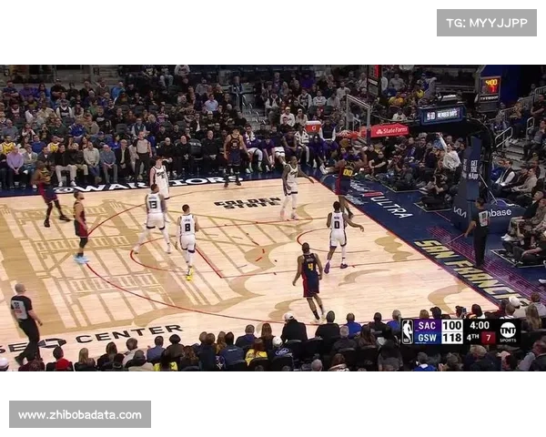 勇士精彩配合库里助攻库明加空接暴扣引发热议